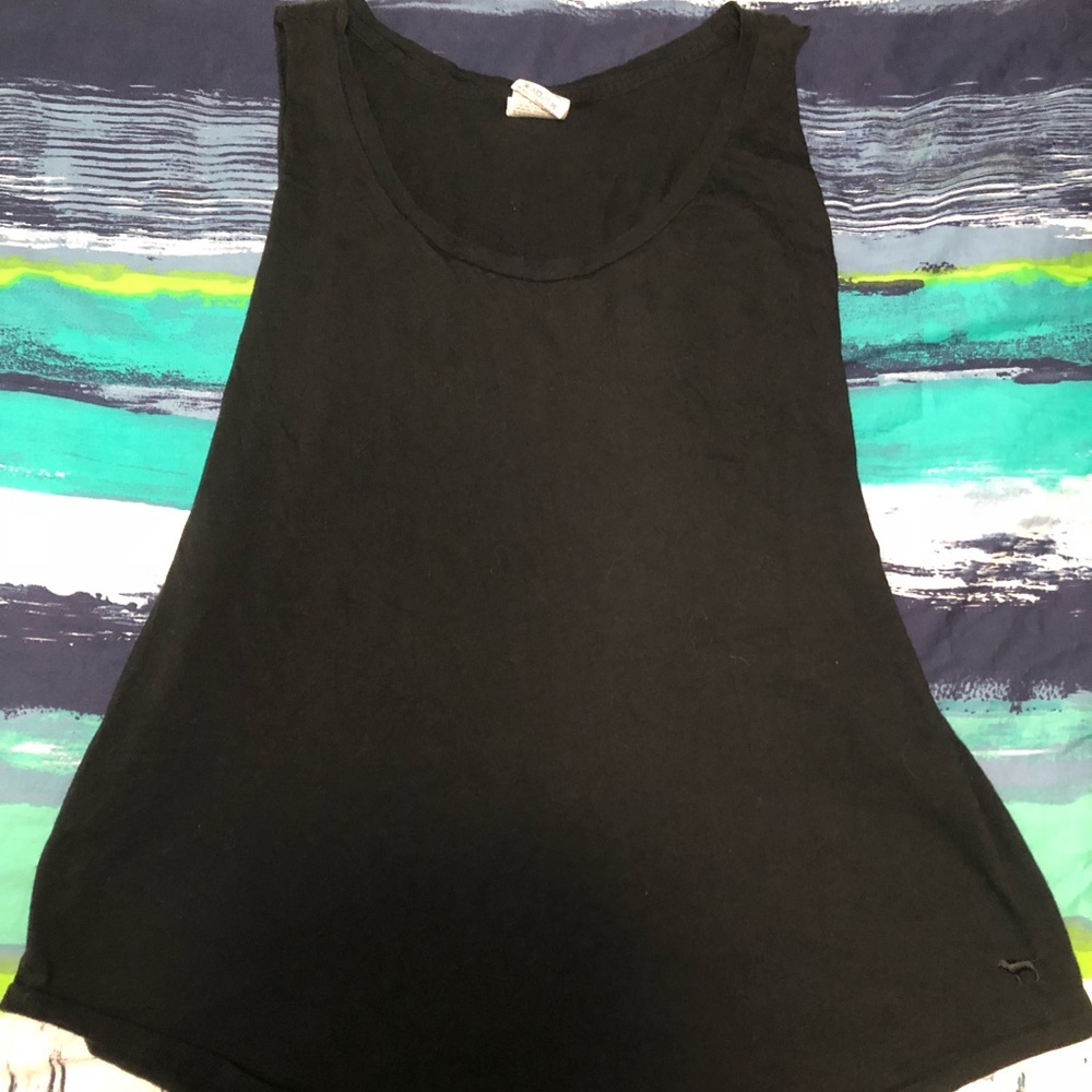 VS Pink black scoop side rank top. Large